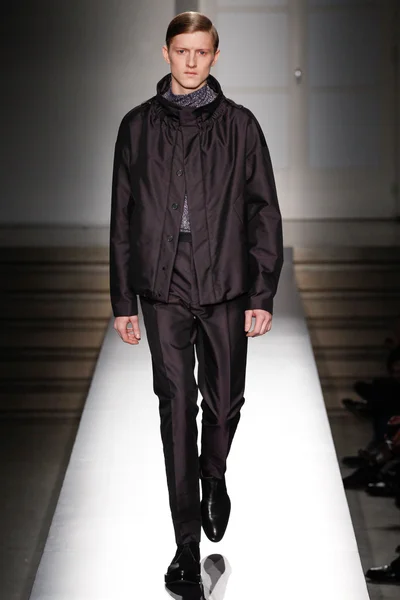 Look 15